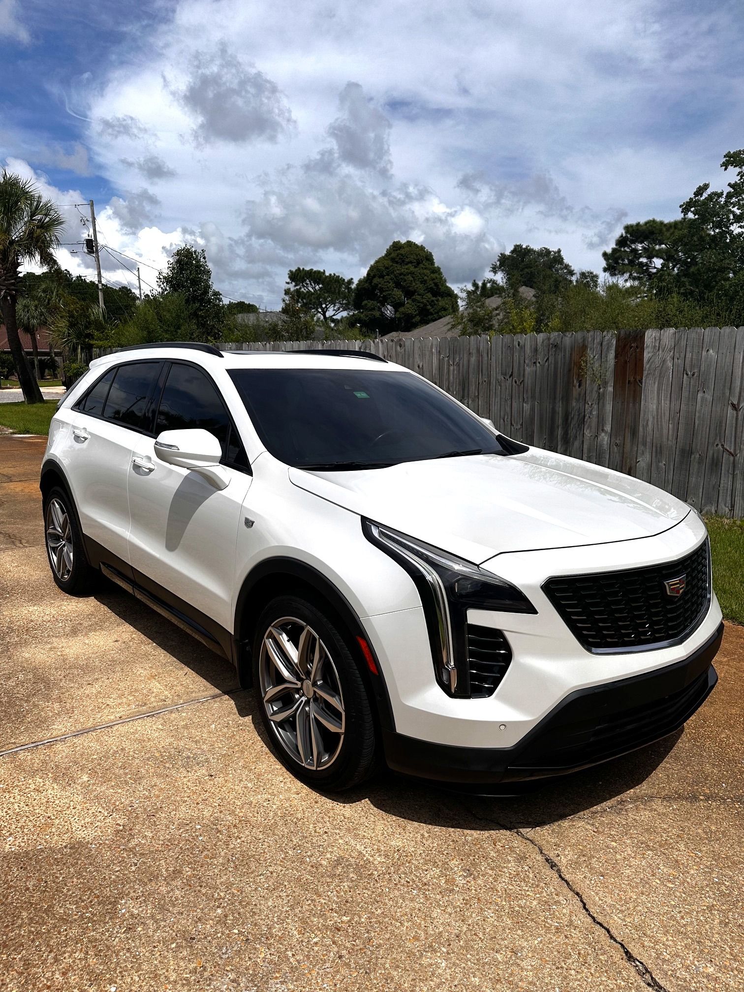 Used 2020 Cadillac XT4 Sport FWD image 1
