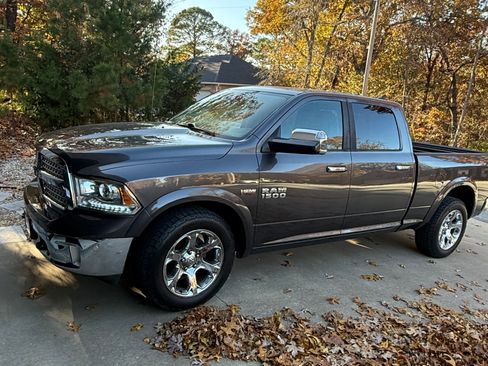 Used 2016 RAM 1500 Laramie w/ Convenience Group image 1
