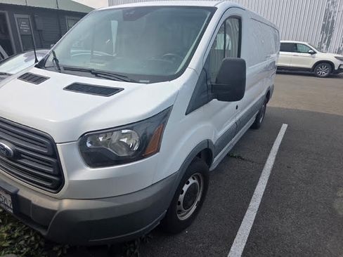 Used 2018 Ford Transit 150 130 Low Roof RWD image 9