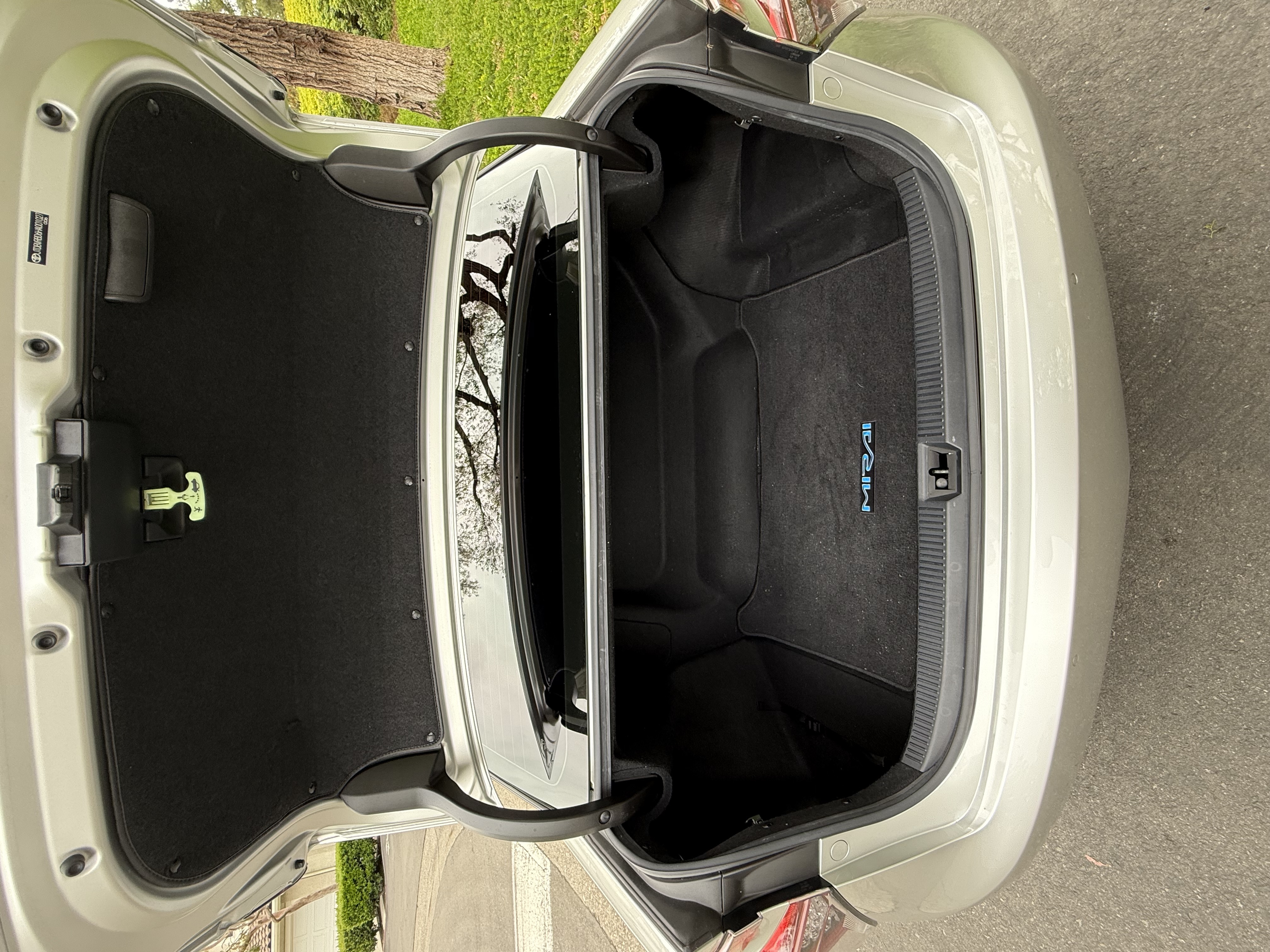 Used 2017 Toyota Mirai FWD image 16