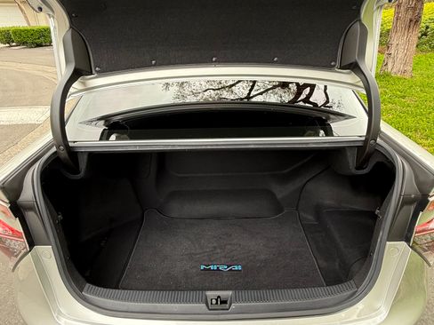 Used 2017 Toyota Mirai FWD image 16
