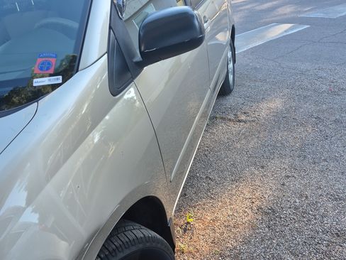 Used 2010 Toyota Sienna LE image 13