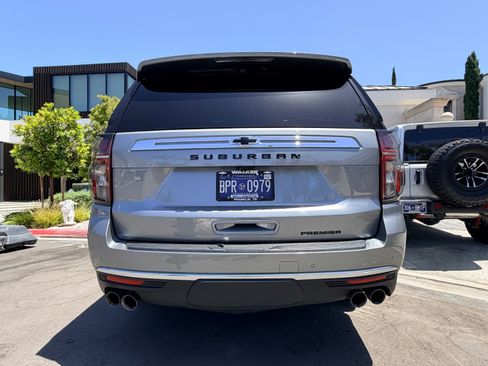 Used 2023 Chevrolet Suburban Premier w/ Advanced Technology Package AWD/4WD image 5