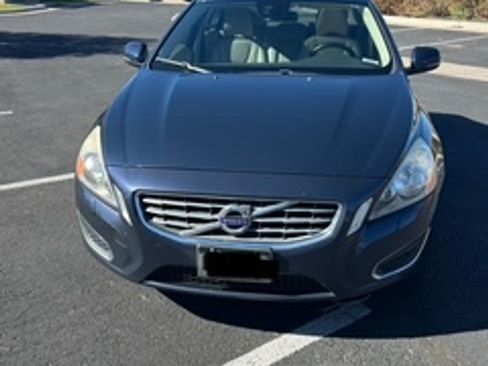 Used 2013 Volvo S60 T5 image 8