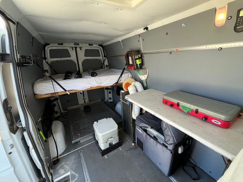 Used 2017 Mercedes-Benz Sprinter 2500 image 5