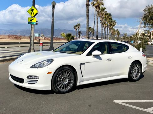 Used 2012 Porsche Panamera 4 image 2