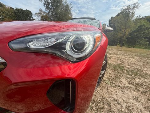 Used 2020 Kia Stinger GT-Line w/ Sun & Sound Package image 17