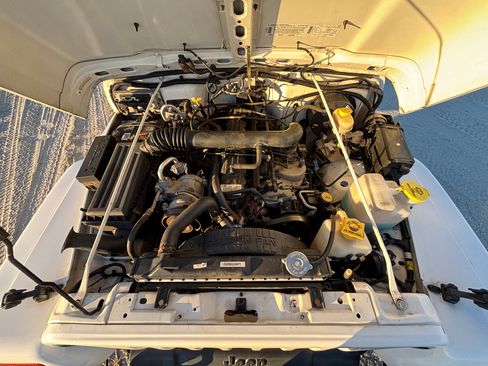 Used 1999 Jeep Wrangler Sahara image 14