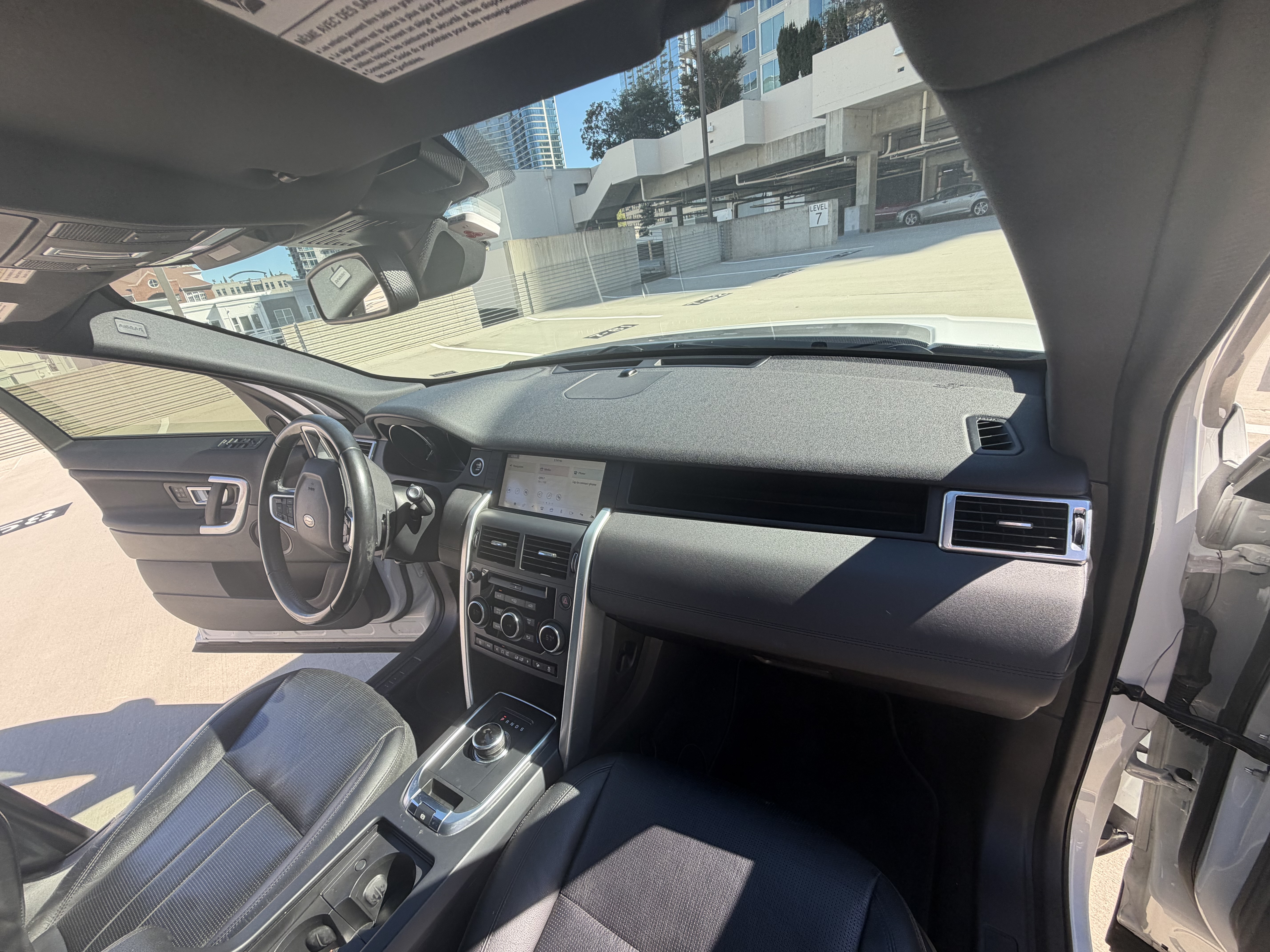 Used 2018 Land Rover Discovery Sport HSE AWD/4WD image 14