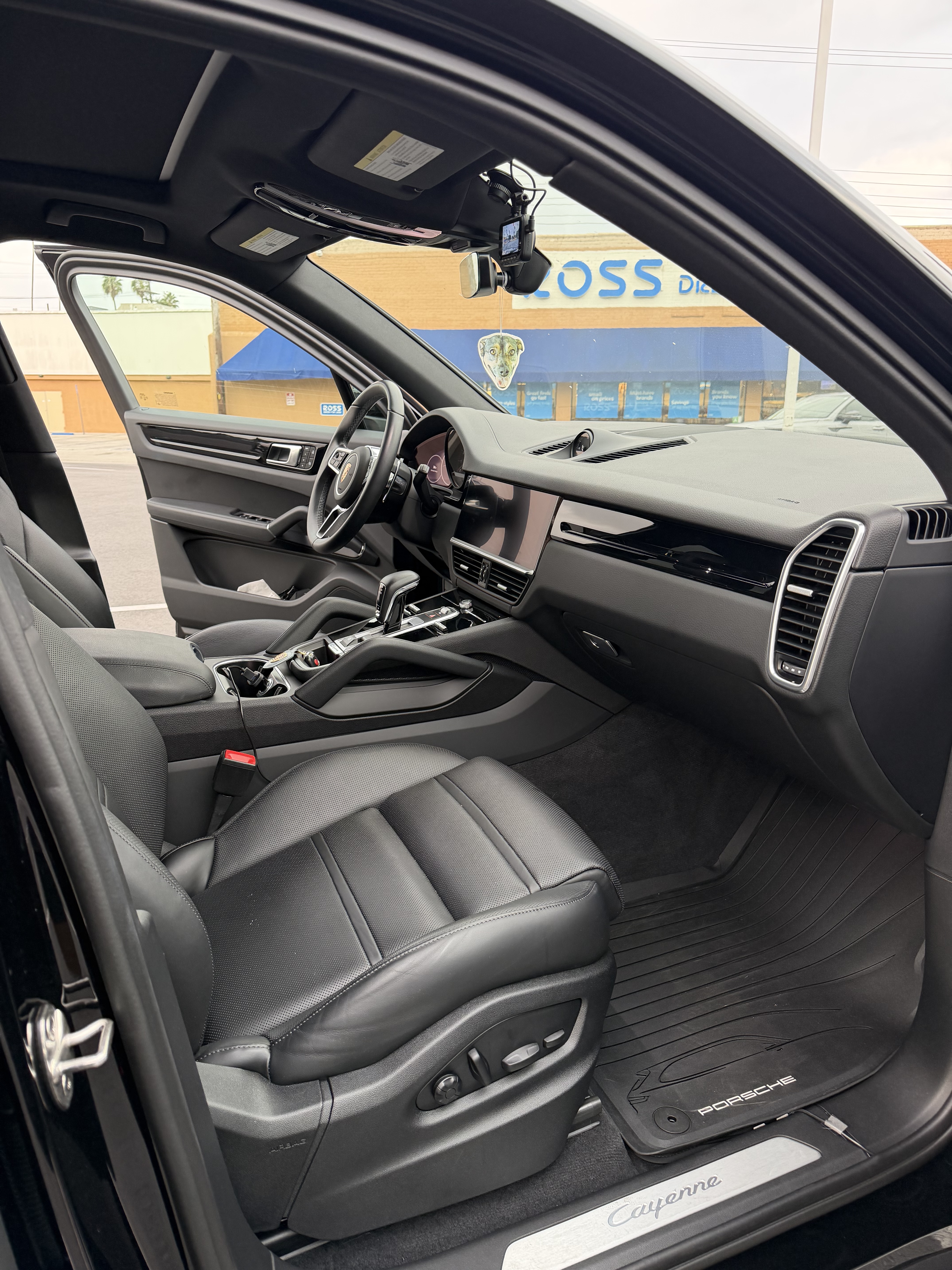 Used 2023 Porsche Cayenne AWD/4WD image 8