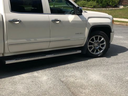 Used 2015 GMC Sierra 1500 Denali image 9