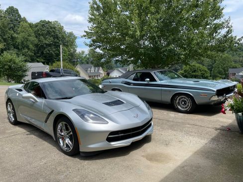 Used 2017 Chevrolet Corvette Stingray Coupe w/ 2LT Preferred Equipment Group image 4