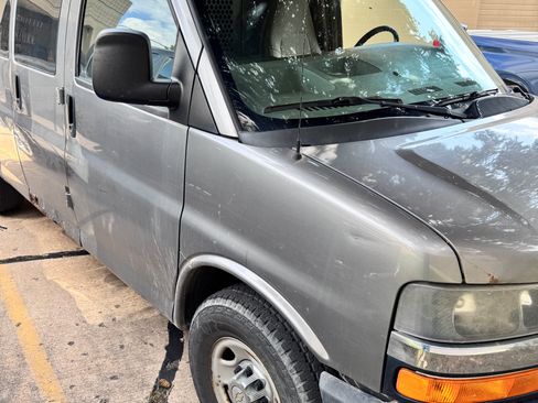 Used 2013 Chevrolet Express 2500 Van 3D w/ Power Package image 8