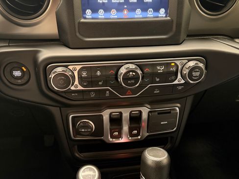 Used 2023 Jeep Wrangler Sport AWD/4WD image 14