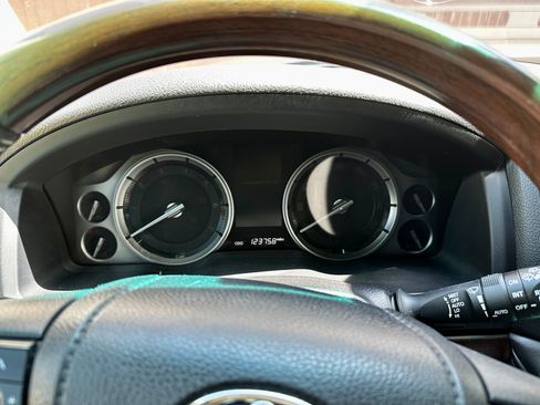 Used 2016 Toyota Land Cruiser image 5