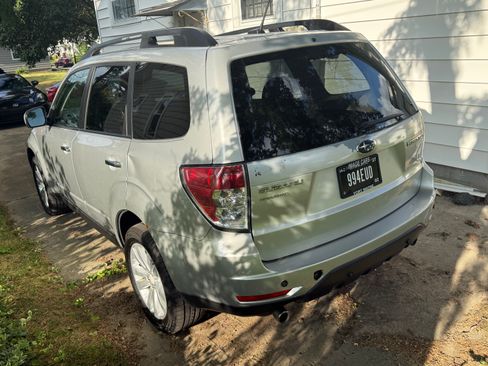 Used 2011 Subaru Forester 2.5X Premium AWD/4WD image 6