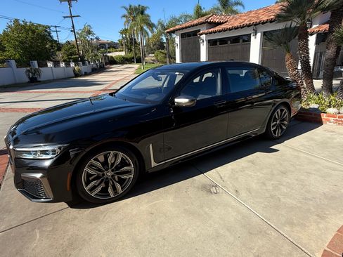 Used 2020 BMW M760i xDrive M760i xDrive Sedan 4D w/ Luxury Rear Seating Package image 5
