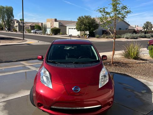Used 2015 Nissan Leaf S w/ Charge Package image 1