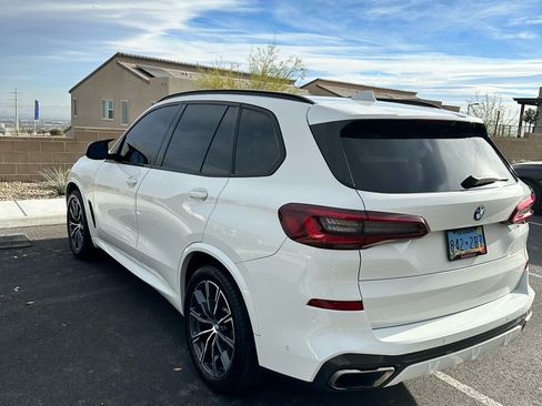 Used 2022 BMW X5 M50i image 5