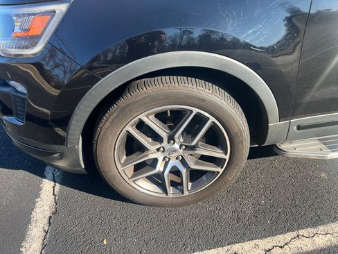 Used 2018 Ford Explorer Sport w/ Equipment Group 401A image 17