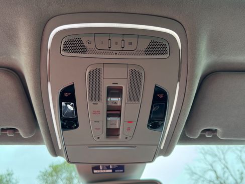 Used 2015 Audi A8 L 4.0T w/ Premium Package image 21