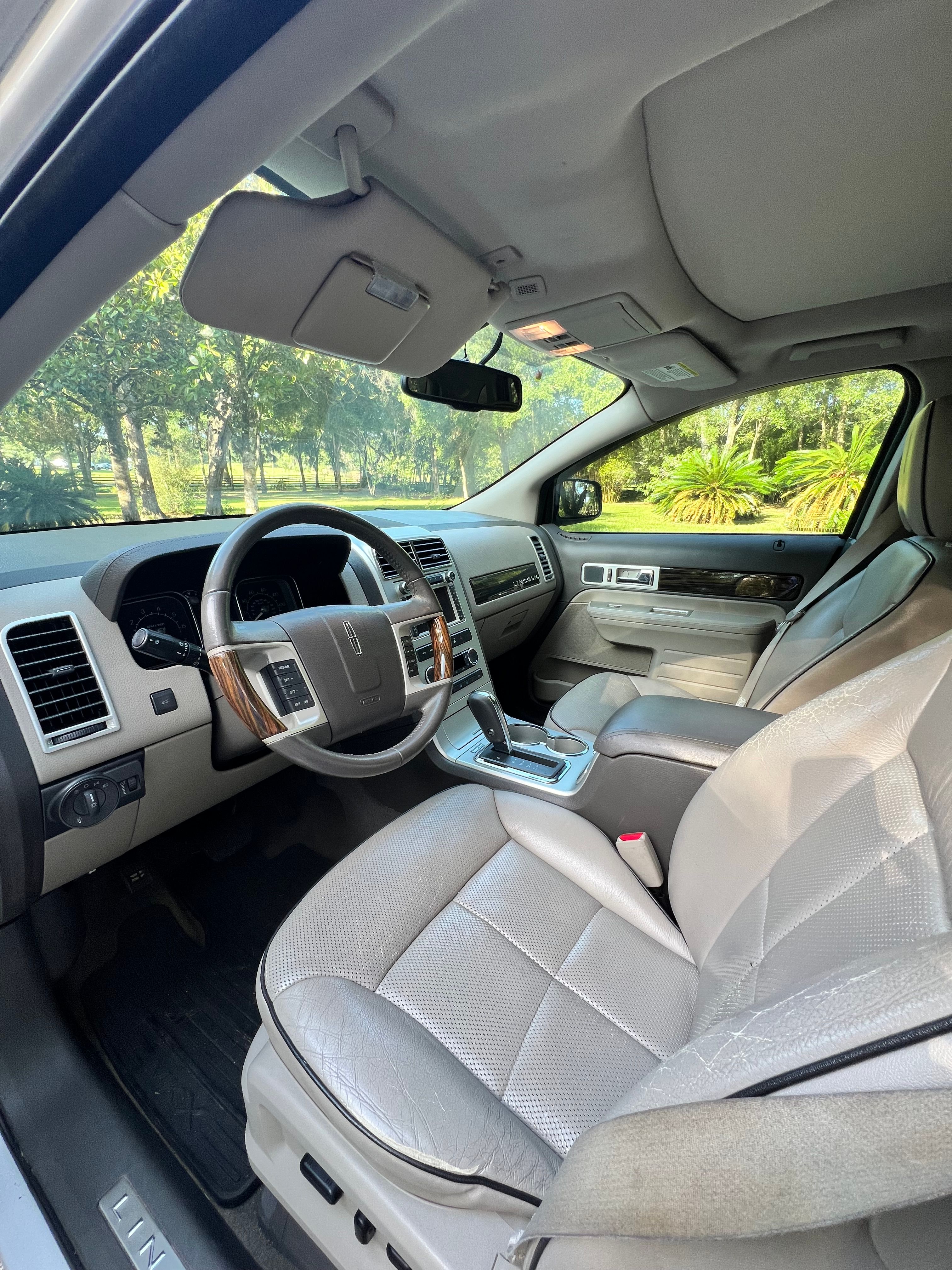 Used 2010 Lincoln MKX 2WD image 8