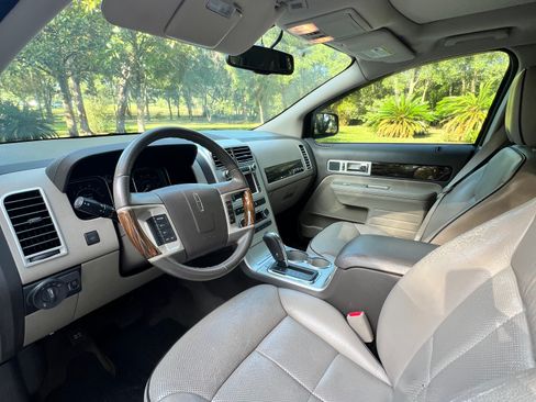 Used 2010 Lincoln MKX 2WD image 8