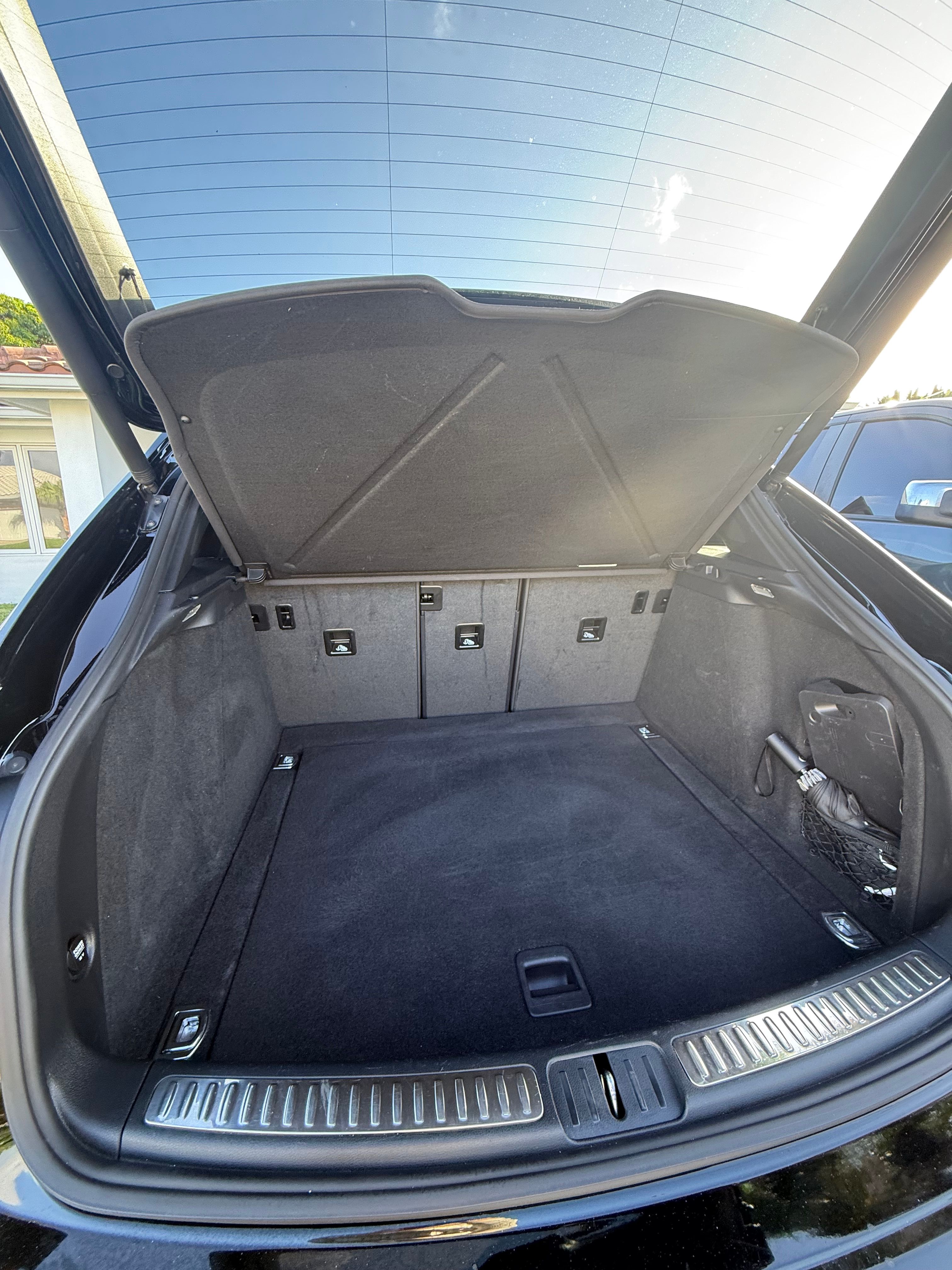 Used 2021 Porsche Macan AWD/4WD image 8