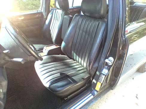 Used 1995 Mercedes-Benz E 300 Sedan image 20