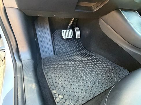 Used 2018 Tesla Model 3 Performance image 13