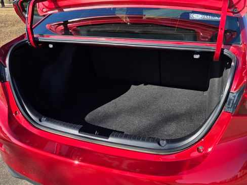 Used 2015 MAZDA MAZDA3 i Grand Touring image 6