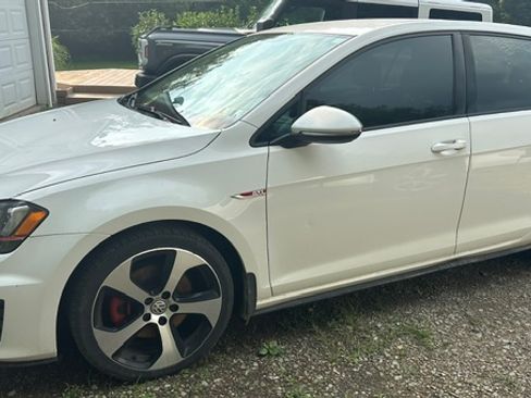 Used 2016 Volkswagen GTI S w/ Lighting Package (SEL) FWD image 4