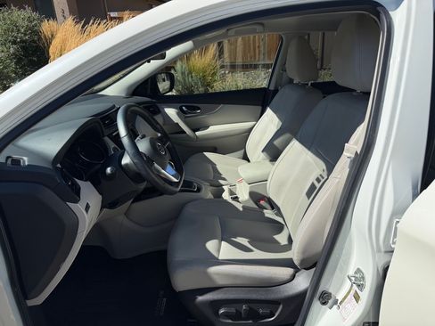 Used 2020 Nissan Rogue Sport SL FWD image 15
