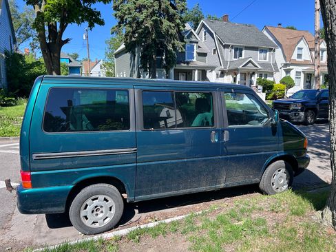 Used 2000 Volkswagen Eurovan MV FWD image 4