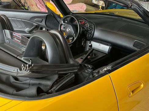 Used 2004 Honda S2000 image 5