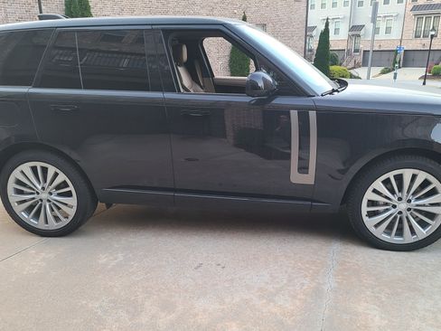 Used 2024 Land Rover Range Rover SE AWD/4WD image 1
