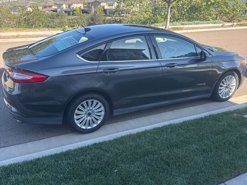 Used 2016 Ford Fusion S image 5
