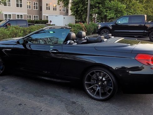 Used 2013 BMW M6 Convertible image 1