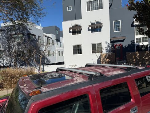 Used 2005 HUMMER H2 w/ Preferred Equipment Group image 16