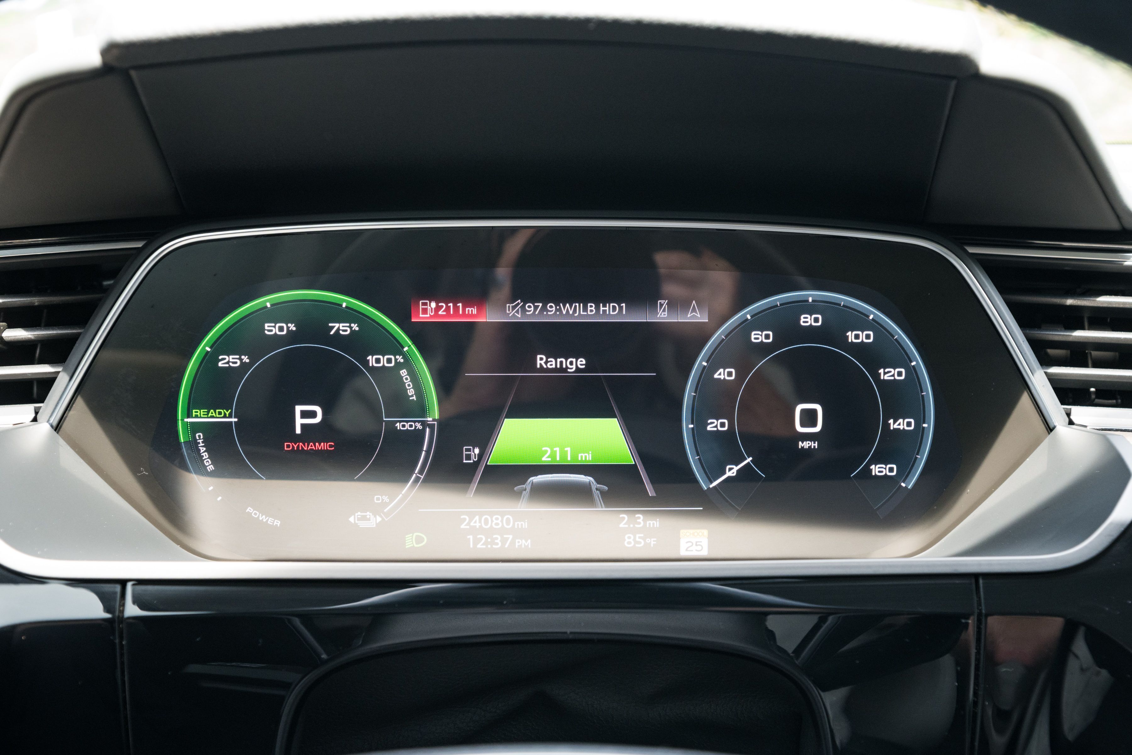 Used 2022 Audi e-tron Prestige w/ Prestige Package AWD/4WD image 24