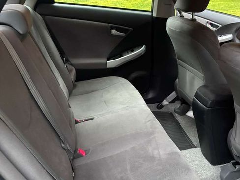 Used 2013 Toyota Prius Three image 9
