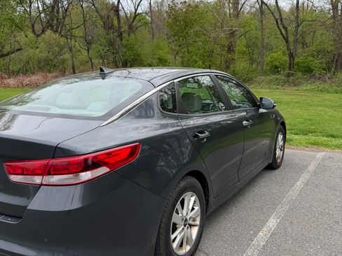 Used 2016 Kia Optima LX w/ LX Convenience Package FWD image 2