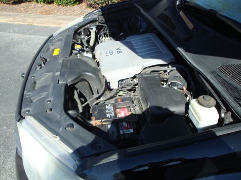 Used 2012 Toyota Highlander Limited w/ Tech Pkg image 22