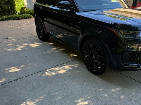Used 2022 Land Rover Range Rover Sport HSE Dynamic AWD/4WD image 4