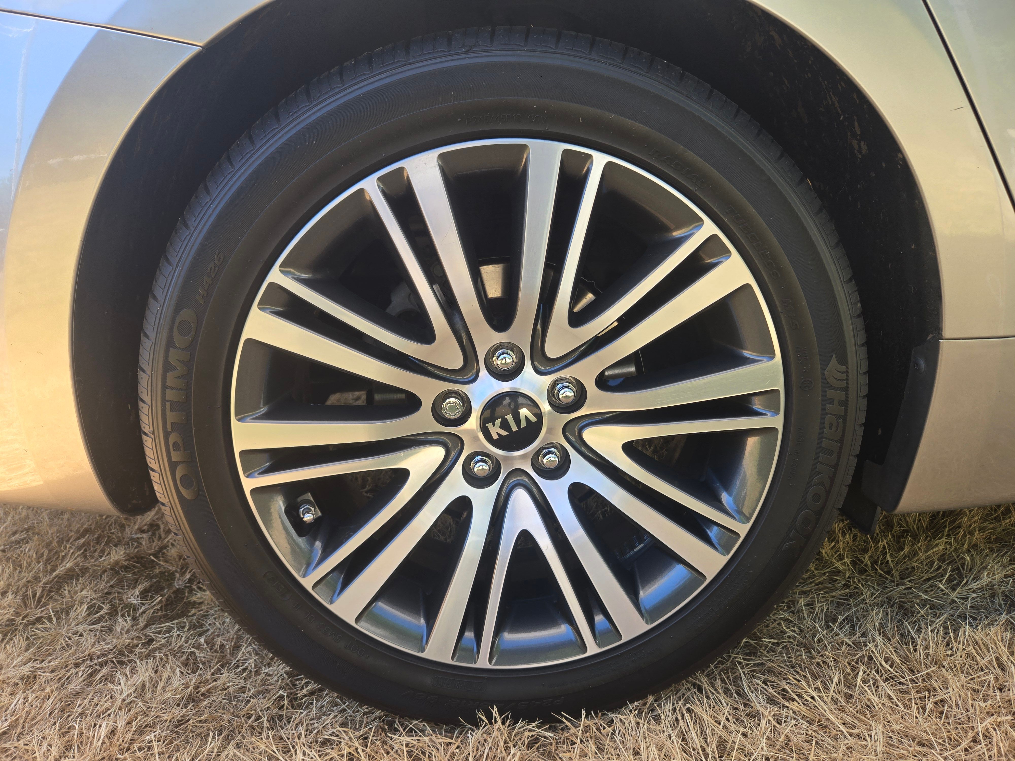Used 2015 Kia Cadenza Premium w/ Luxury Package FWD image 22