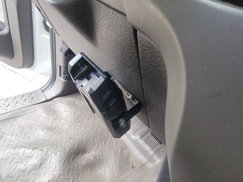 Used 2010 Ford F150 STX AWD/4WD image 14