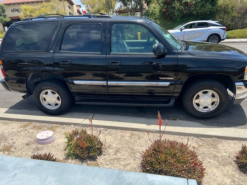 Used 2004 GMC Yukon SLT w/ 1SD Preferred Equipment Group RWD image 1