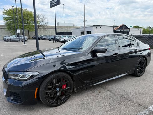 Used 2022 BMW M550i xDrive w/ Dynamic Handling Package AWD/4WD image 4