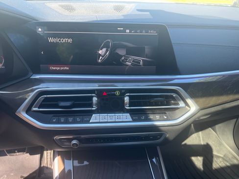 Used 2022 BMW X5 xDrive40i w/ M Sport Package AWD/4WD image 11