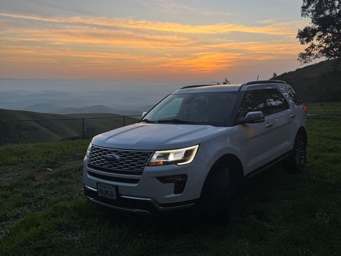 Used 2019 Ford Explorer Platinum image 5